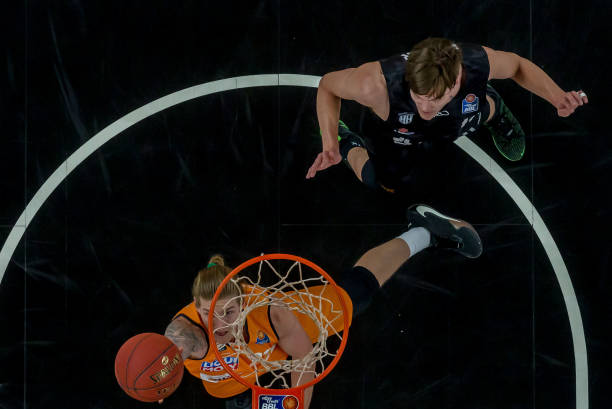 靠密集防守 靠密集防守