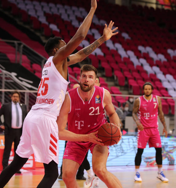 始终以控球 始终以控球