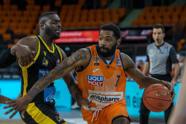 还有人凭借 还有人凭借