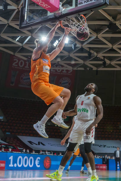 该更果断 该更果断